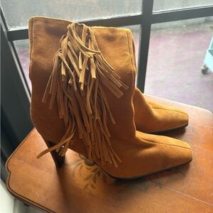 Predictions Tan Suede Fringe Ankle Boots Western Boho Cowboy Side Zip Size 9
